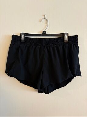Athleta Hustle 3” Shorts Women’s Size Large in Black Active Pull On